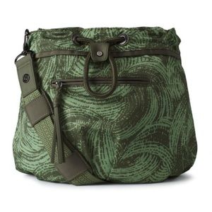 LULULEMON WANDERLUST DIVERSITY BAG / olive green desert wave